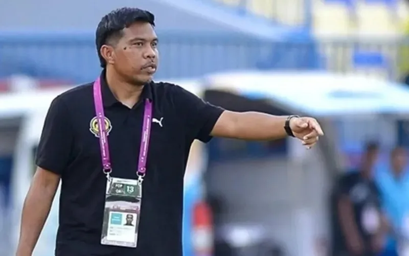Shukor Adan là cái tên được chú ý khi nhắc đến HLV U17 Malaysia giai đoạn gần đây Shukor Adan là cái tên được chú ý khi nhắc đến HLV U17 Malaysia giai đoạn gần đây