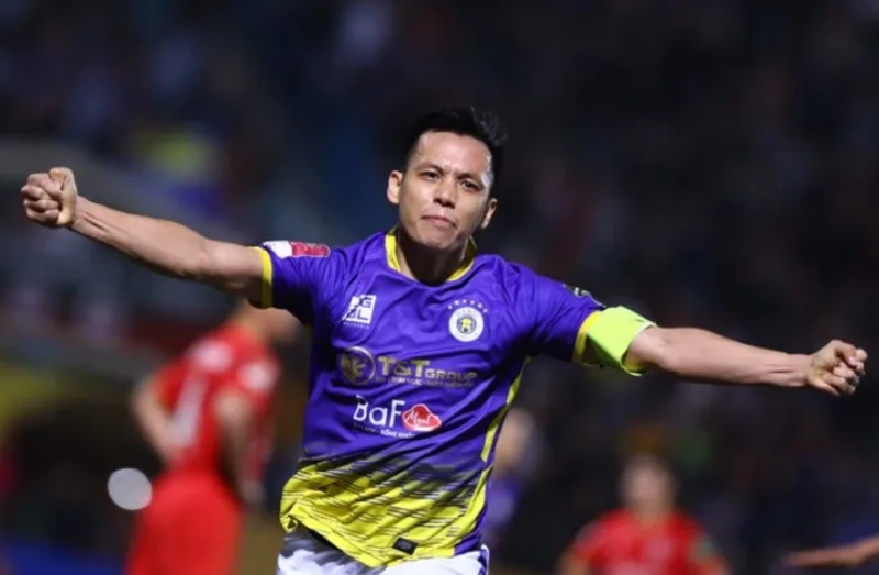 Mùa giải 2022 chứng kiến Văn Quyết duy trì phong độ bền bỉ và tạo ảnh hưởng lớn trong lối chơi của Hà Nội FC.
