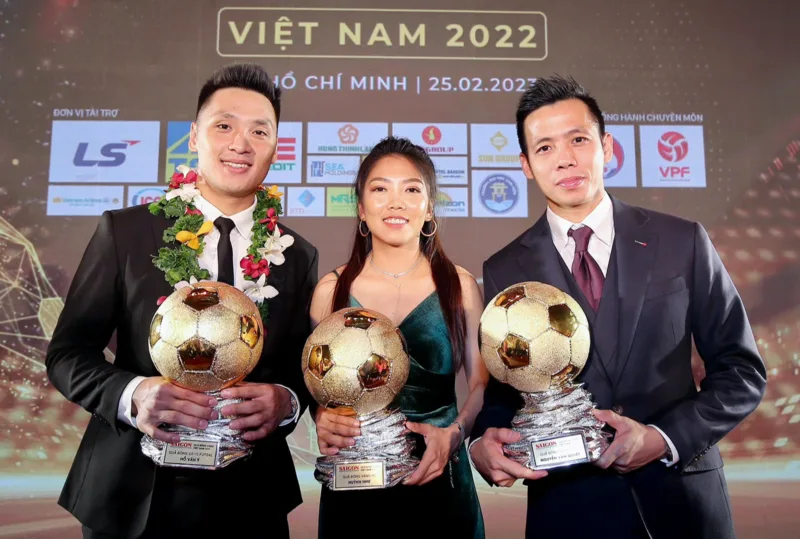 Năm 2022 cho thấy bóng đá nam Việt Nam có nhiều cầu thủ nổi bật ở cả cấp câu lạc bộ và đội tuyển.