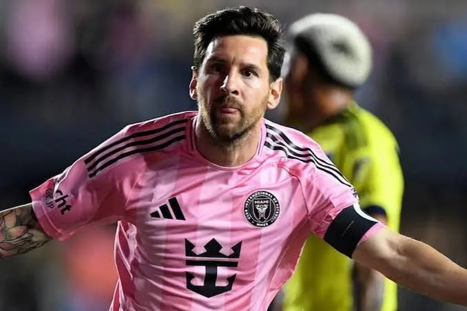 Messi chơi vị trí nào