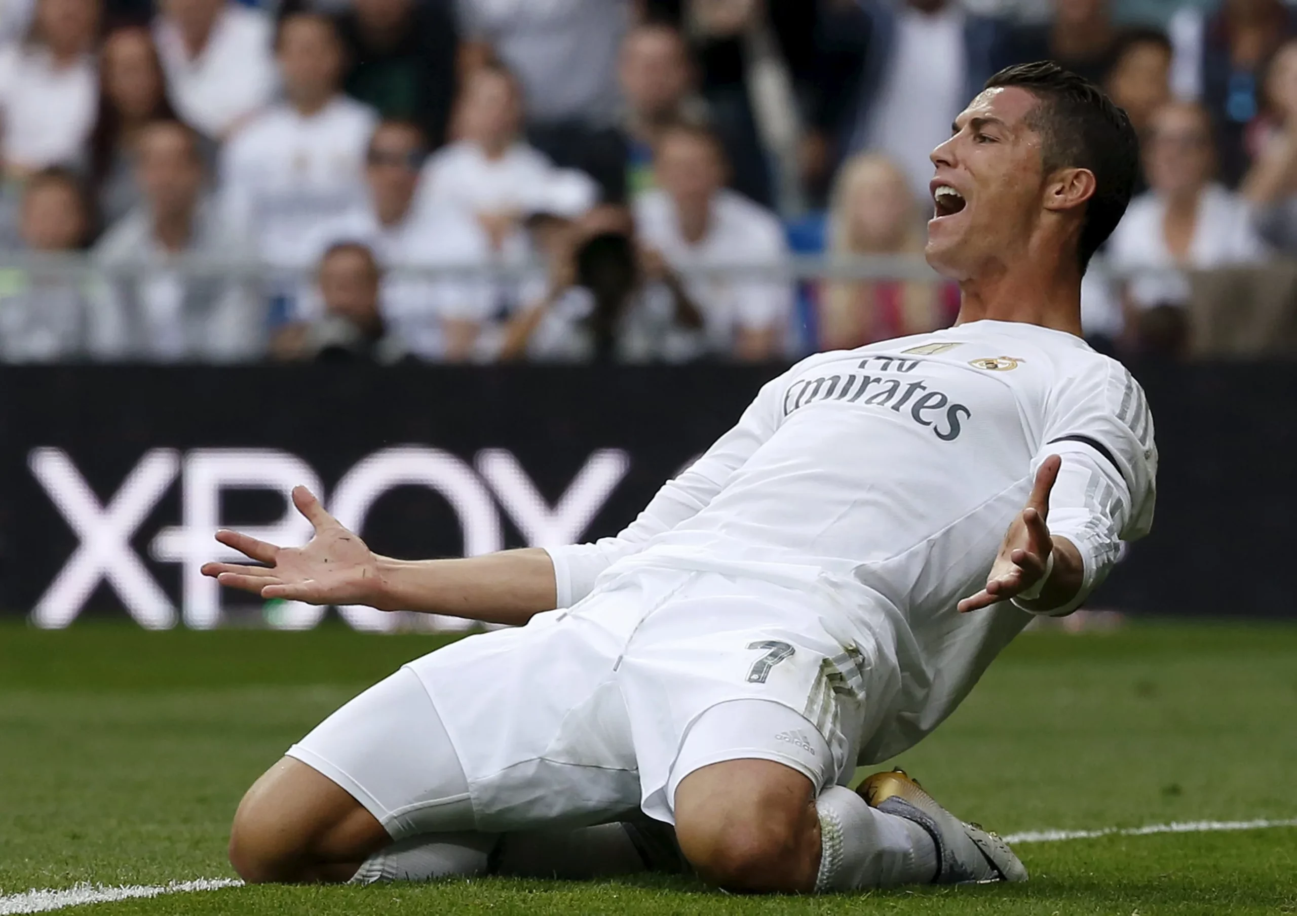 tiền đạo huyền thoại Real Madrid
